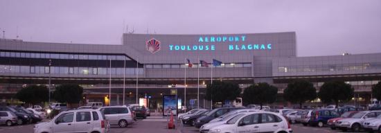 Taxi Toulouse Aéroport Toulouse Blagnac.jpg